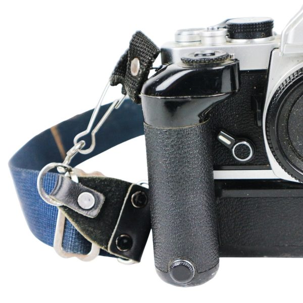 Nikon FM 35mm SLR Film Camera Body Silver With MD-12 Used - photo 7