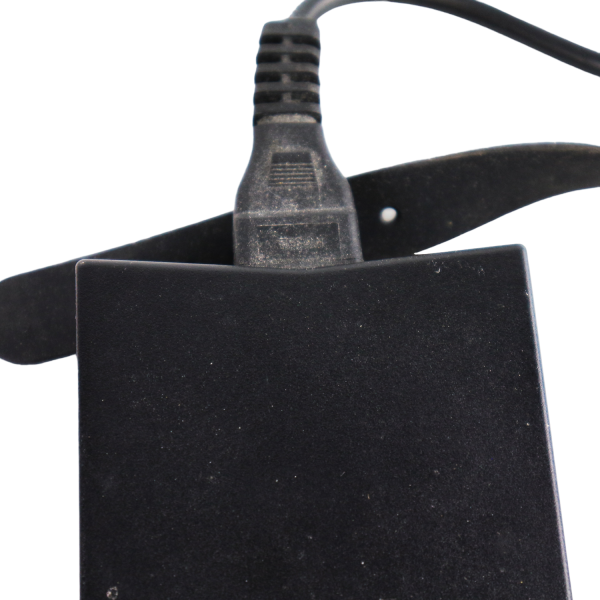 Dell laptop AC Adaptor(Genuine) model Flextronics FA130PE1-00 19.5 V 6.7A - Image 3