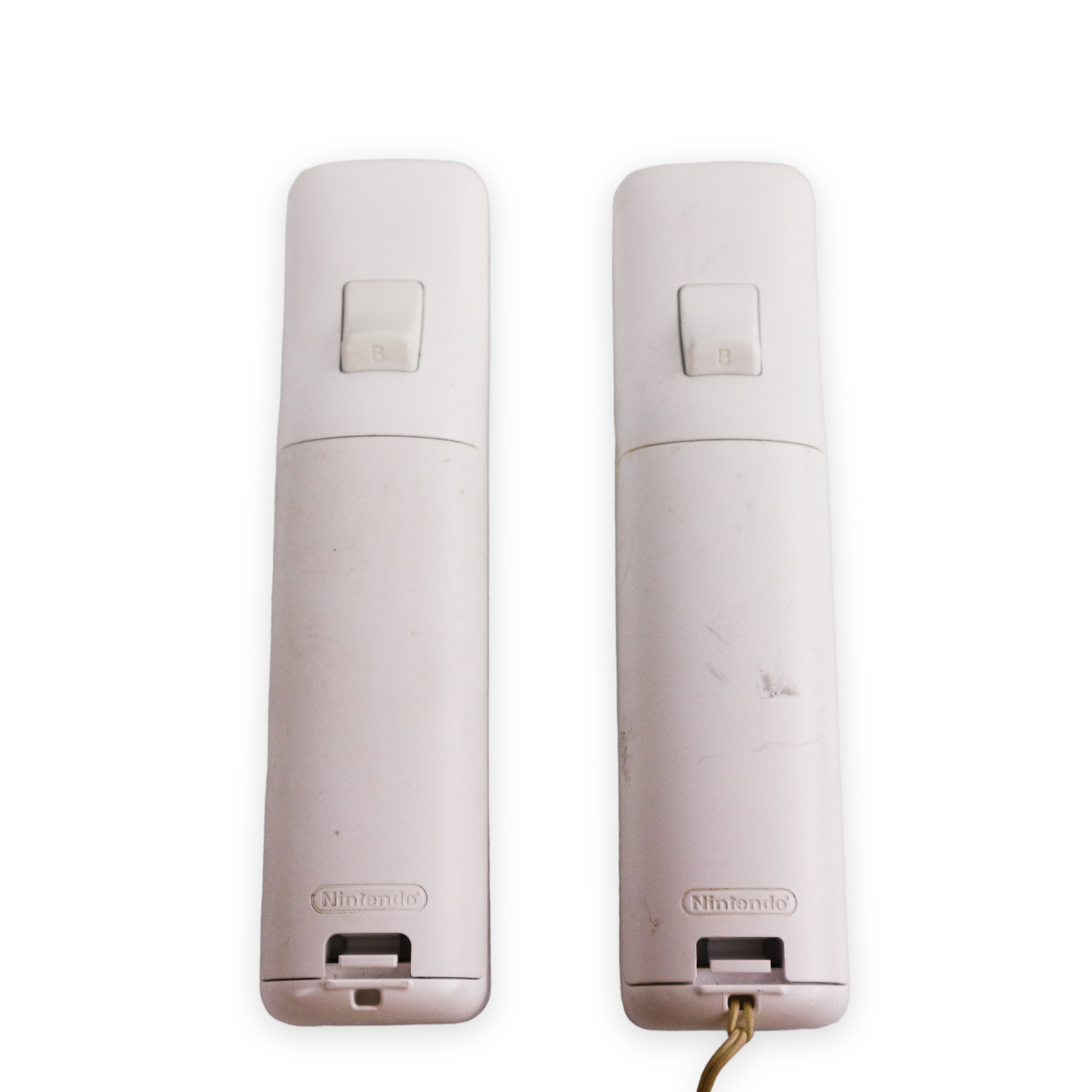 2x Genuine Nintendo Wii U / Wii White Controller Remotes + 1x Wheel - Image 3