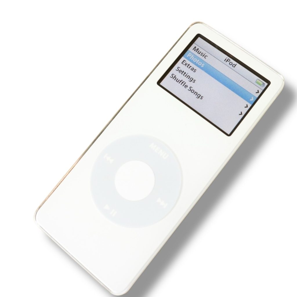 Apple iPod Nano 1st Gen 1GB A1137 - MP3 player white - needs new battery