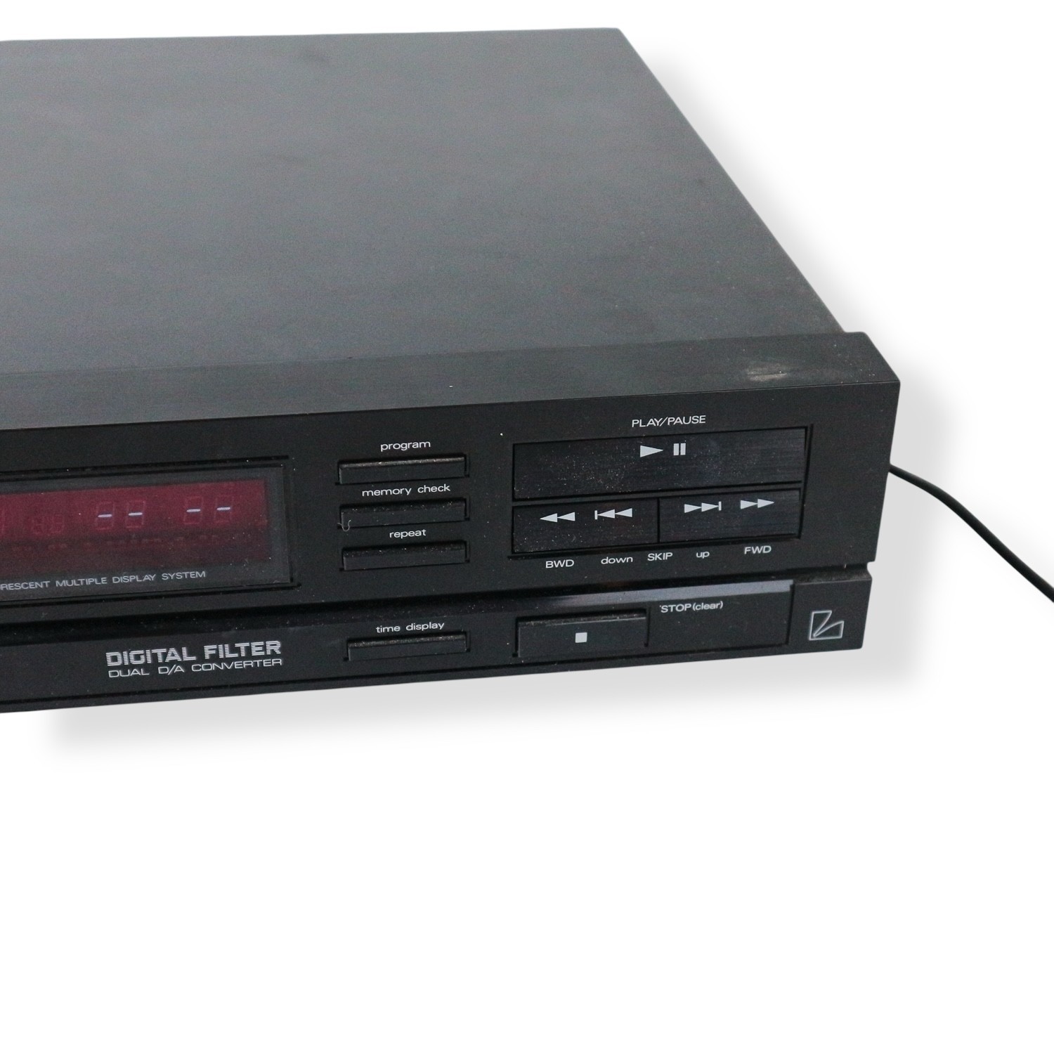 Luxman D-111 Stereo CD Deck - PARTS/REPAIRS - NO RETURNS - Image 2