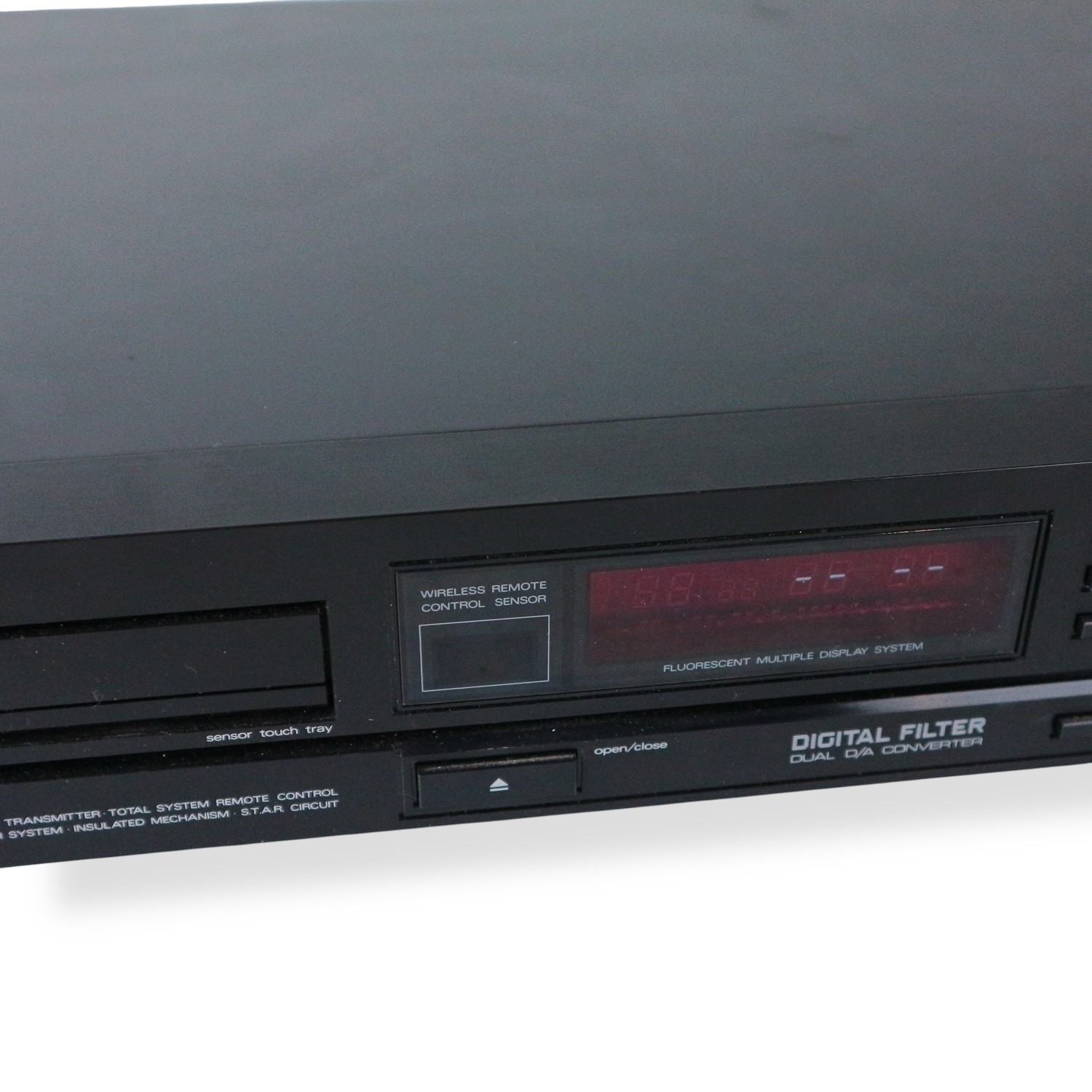 Luxman D-111 Stereo CD Deck - PARTS/REPAIRS - NO RETURNS - Image 4
