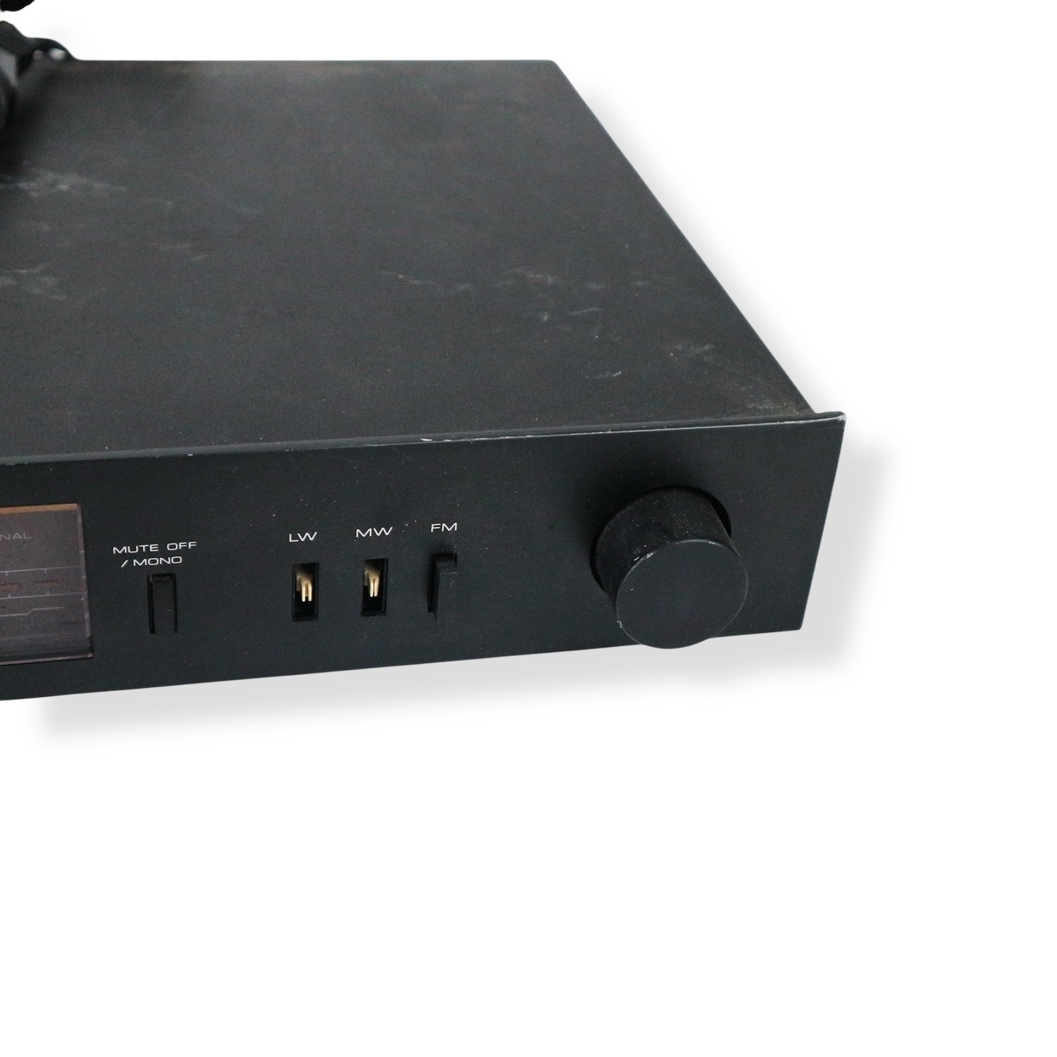 Rotel RT-820 AM / FM Stereo Tuner TESTED - Image 2
