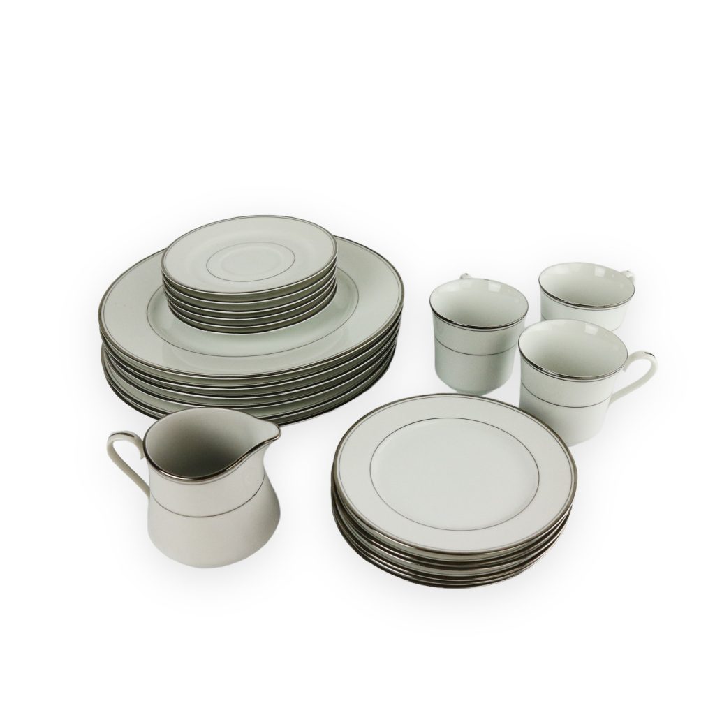 Le Cordon Bleu - Royal Platinum - Assorted Plates + 3 cups + 1 Milk Jug - JAPAN